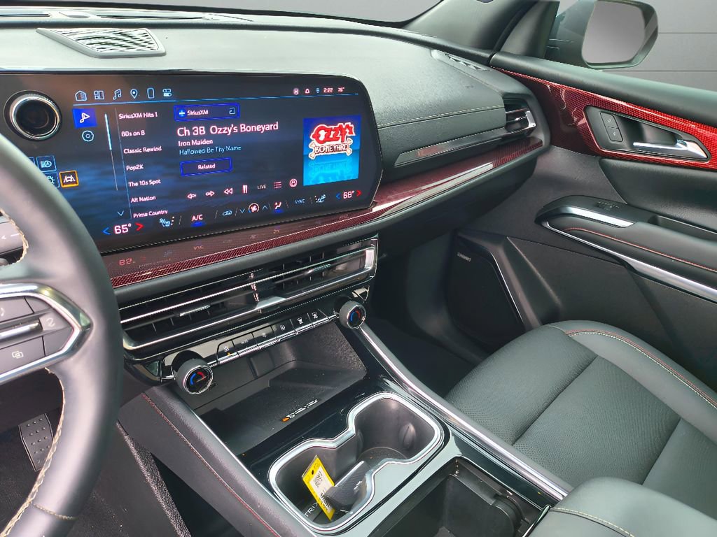 Used 2024 Chevrolet Traverse Z71 w/ Enhanced Driving Package image 20