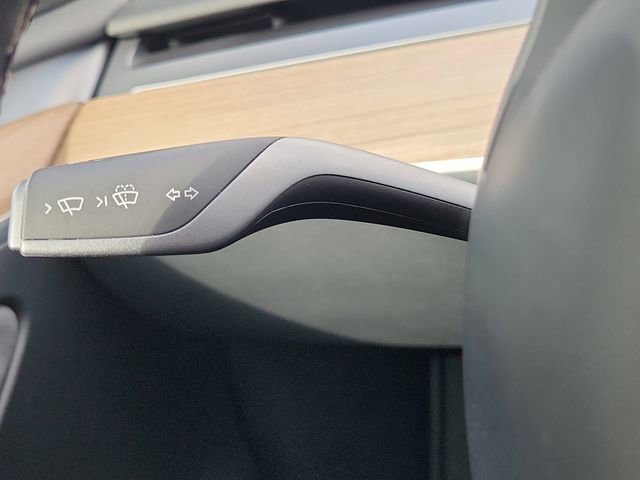 Used 2024 Tesla Model Y Long Range image 17