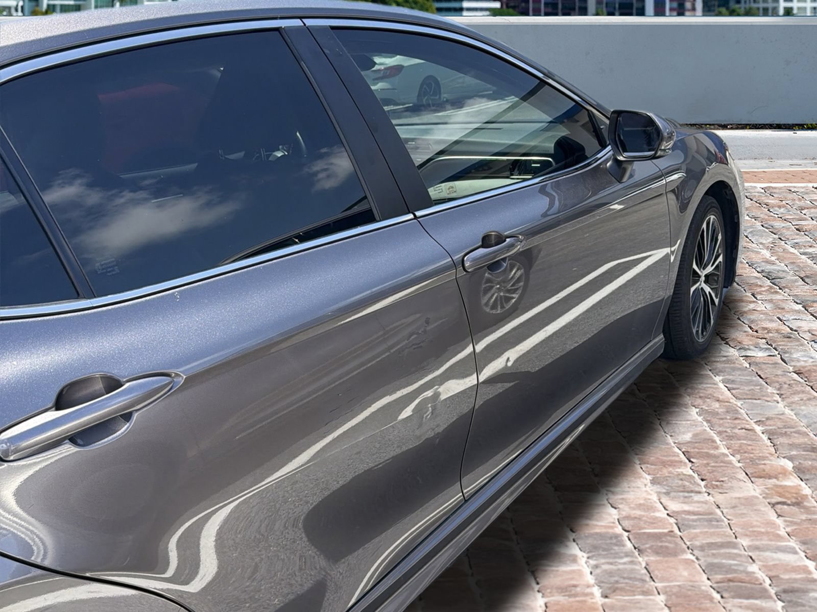 Used 2018 Toyota Camry SE w/ Moonroof Package FWD image 7