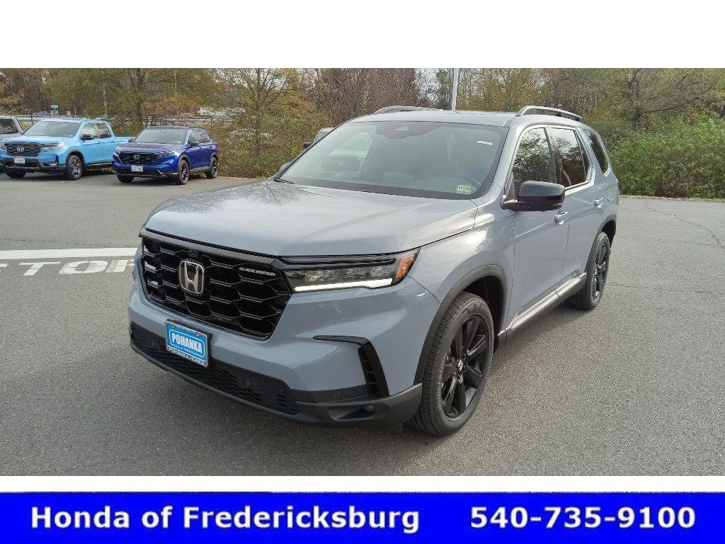 Certified 2025 Honda Pilot Black Edition image 8