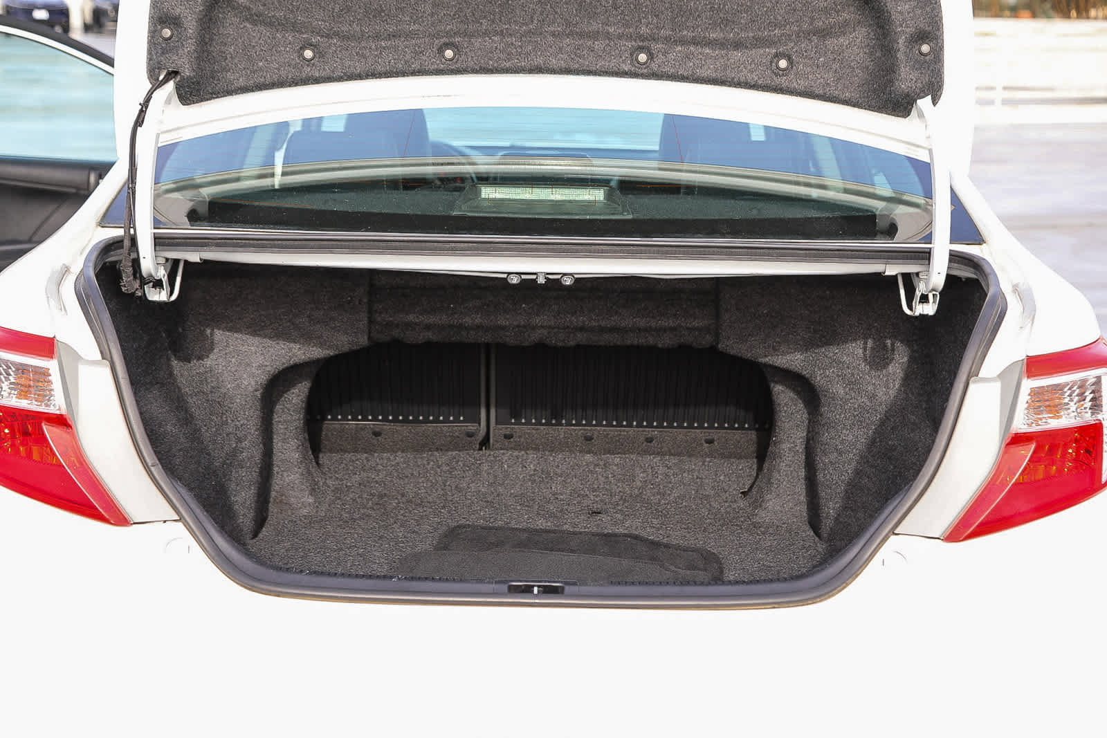 Used 2012 Toyota Camry SE image 25