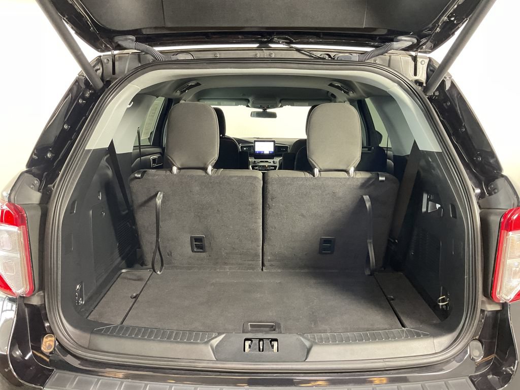 Used 2023 Ford Explorer XLT AWD/4WD image 22