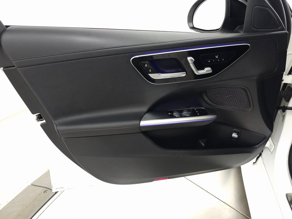 Used 2023 Mercedes-Benz C 300 4MATIC Sedan image 15