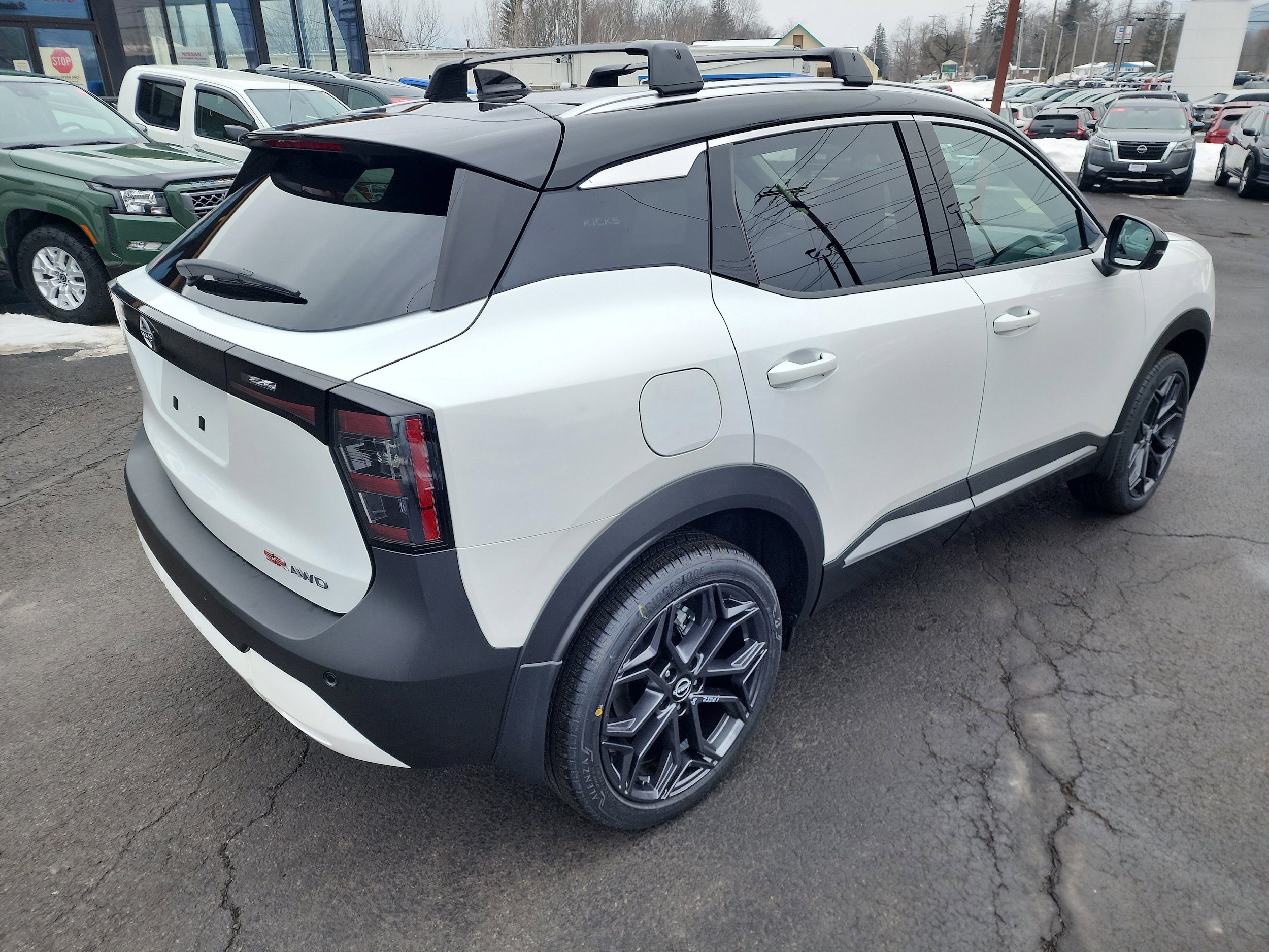 New 2026 Nissan Kicks SR image 8