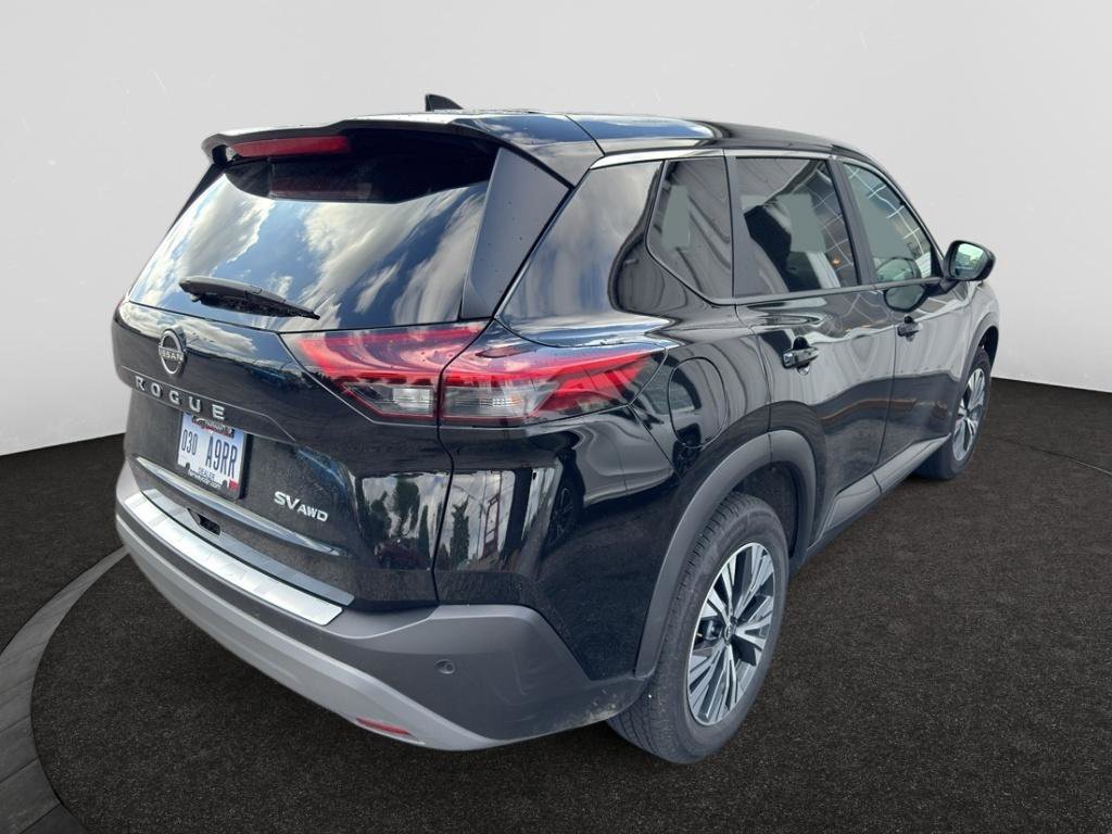 Used 2023 Nissan Rogue SV AWD/4WD image 2