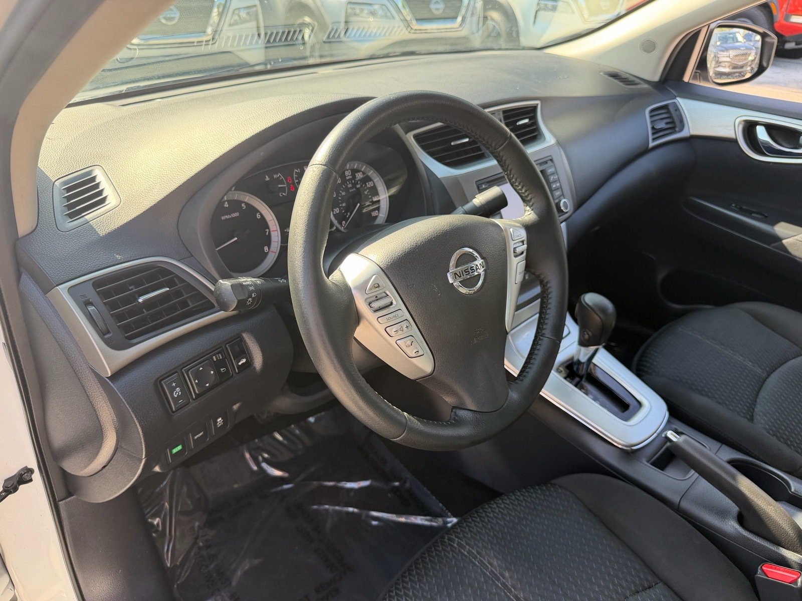Used 2014 Nissan Sentra SR w/ SR Driver Package FWD image 10