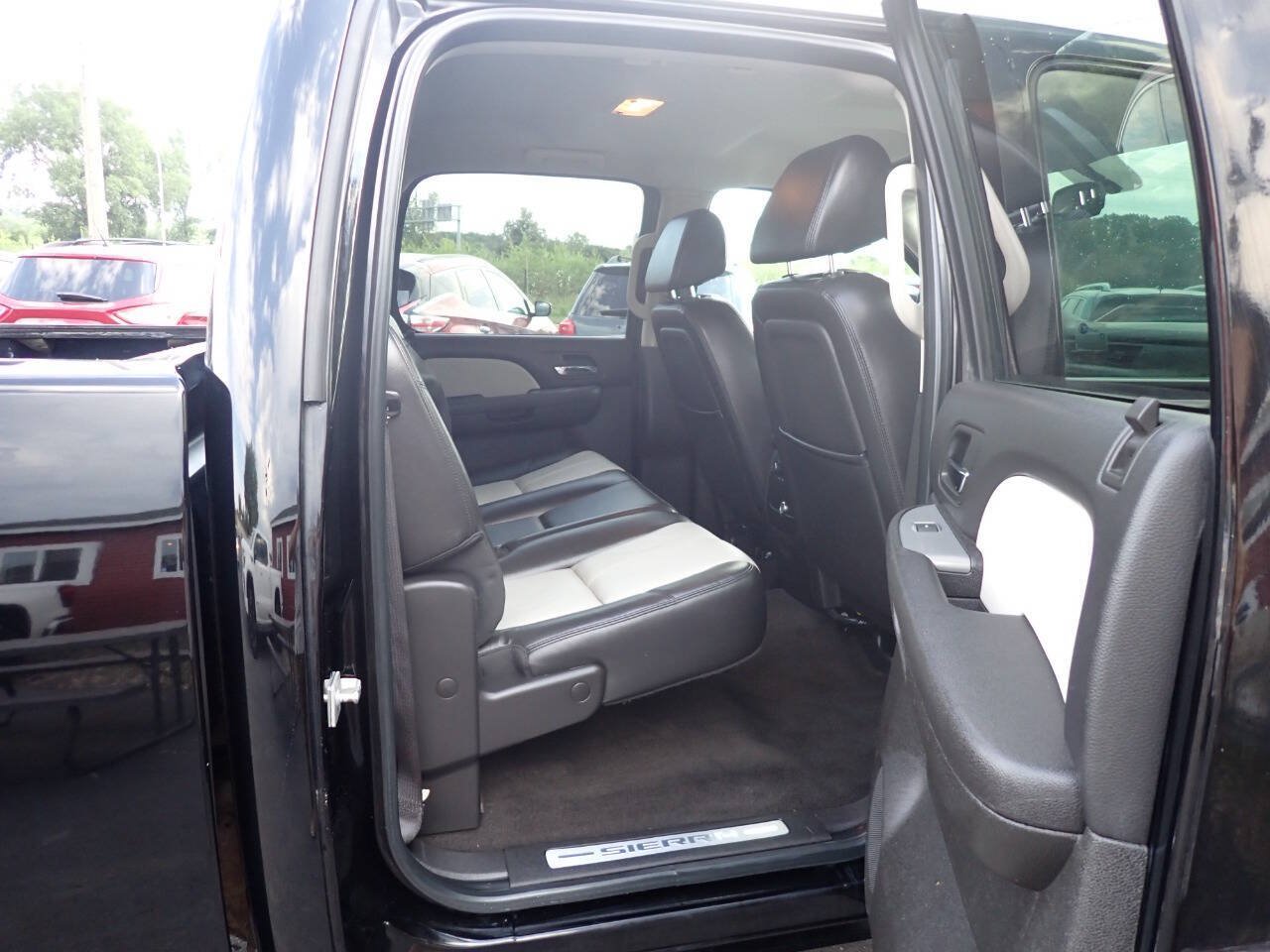 Used 2008 GMC Sierra 1500 SLT w/ All-Terrain Package AWD/4WD image 10