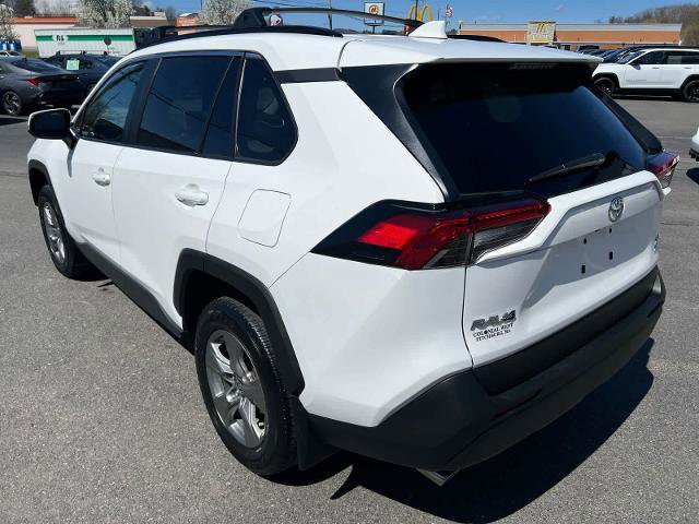 Used 2024 Toyota RAV4 XLE AWD/4WD image 7