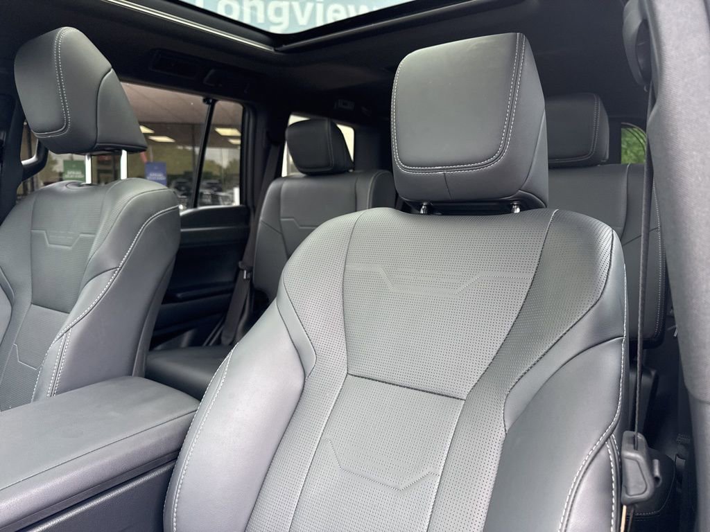 Used 2025 Lexus GX 550 w/ Cold Area Package AWD/4WD image 27