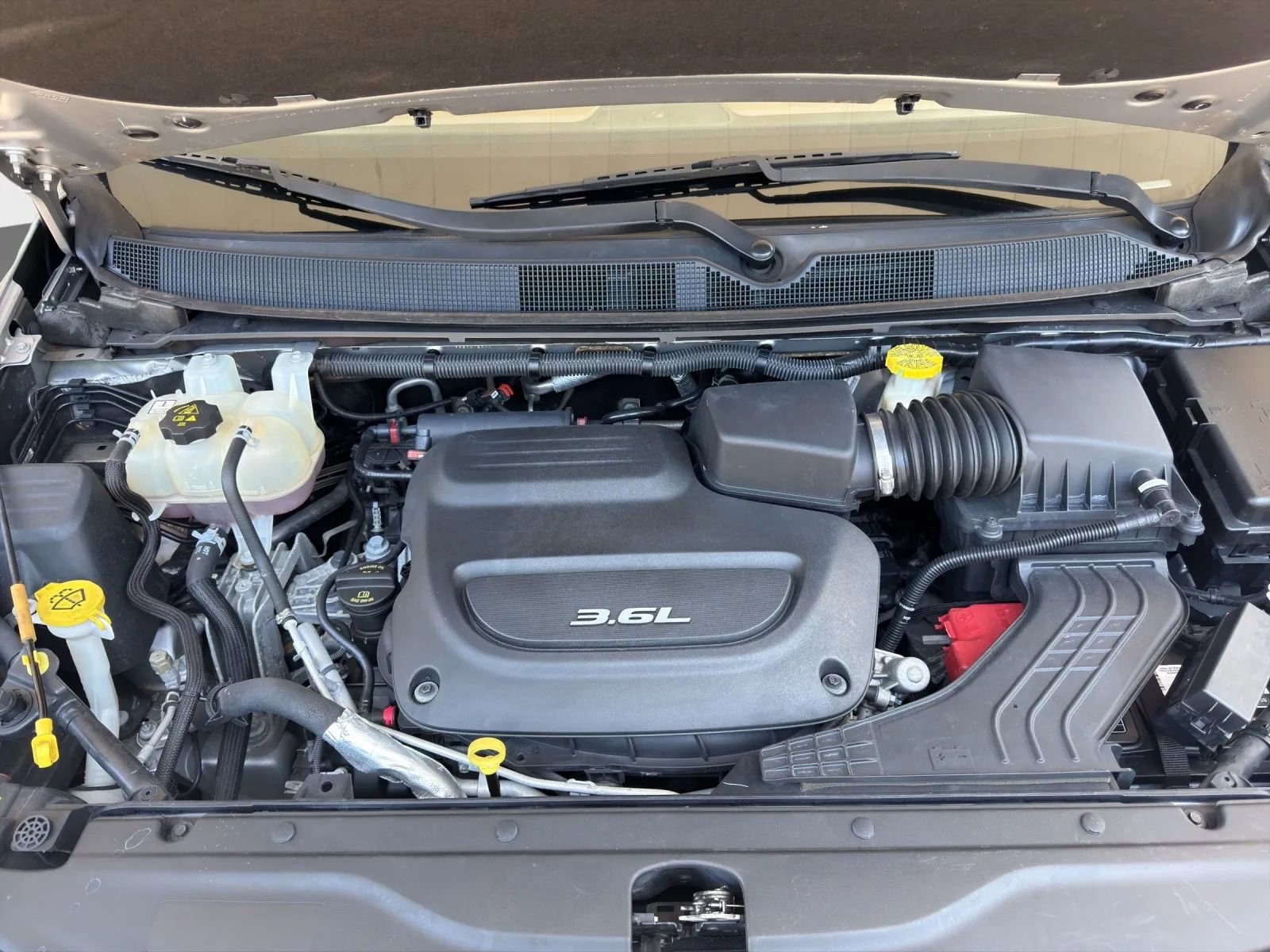 Used 2017 Chrysler Pacifica Limited w/ Advanced Safetytec Group FWD image 21