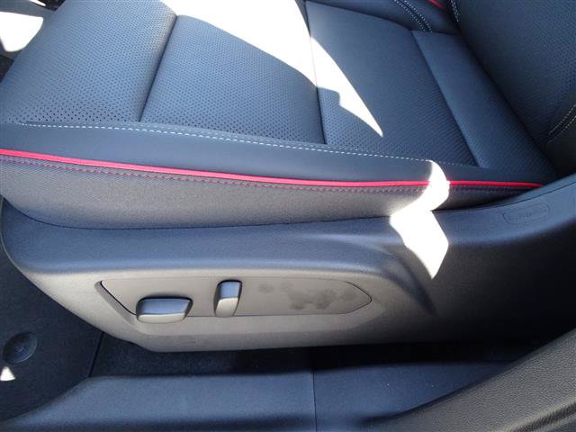 Used 2022 Buick Envision Essence w/ Sport Touring Package FWD image 10