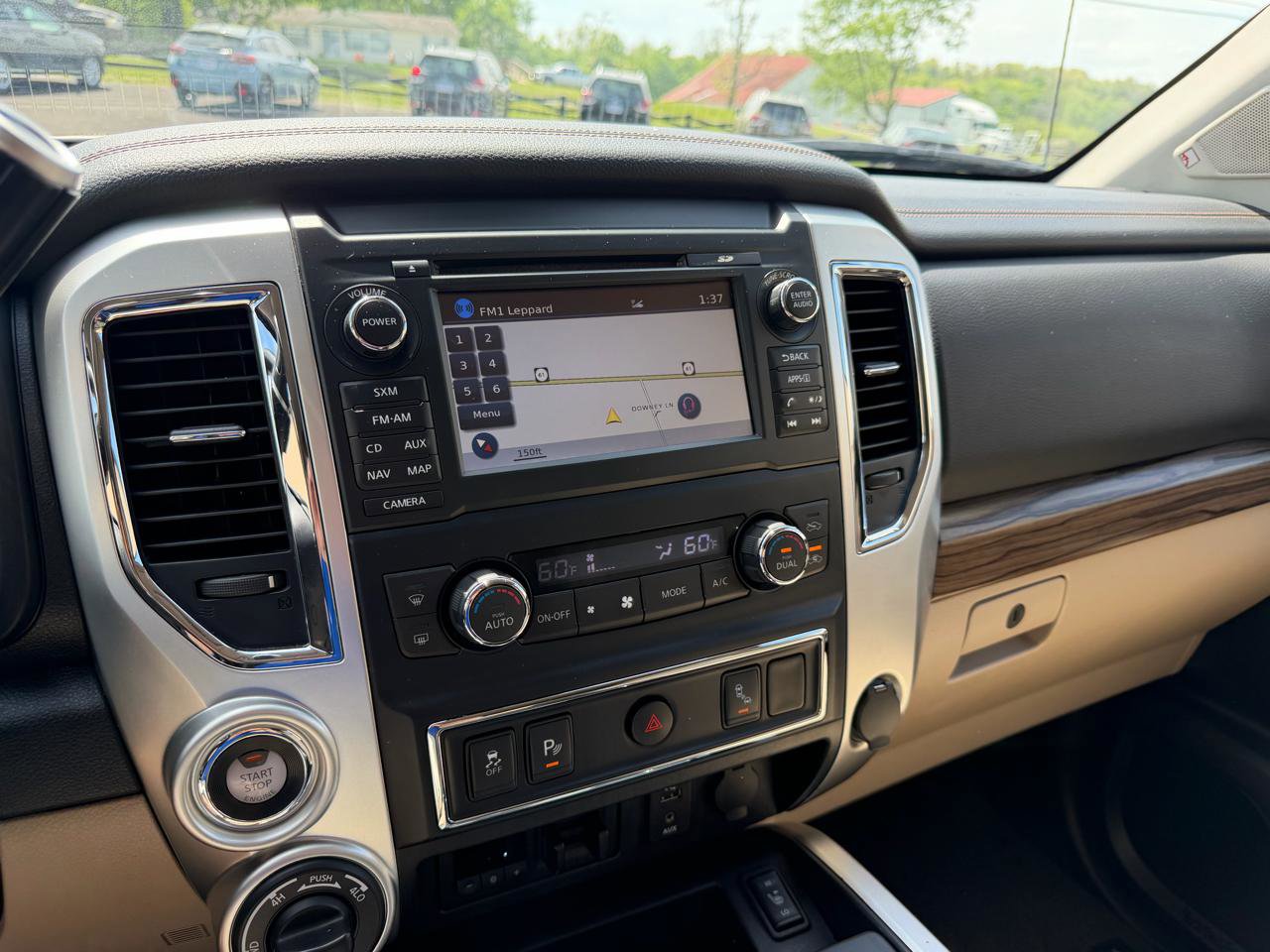 Used 2016 Nissan Titan SL AWD/4WD image 14