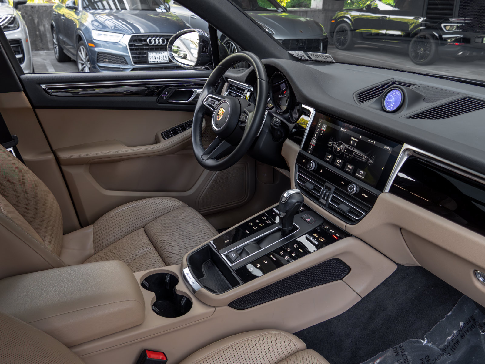 Certified 2023 Porsche Macan AWD/4WD image 53