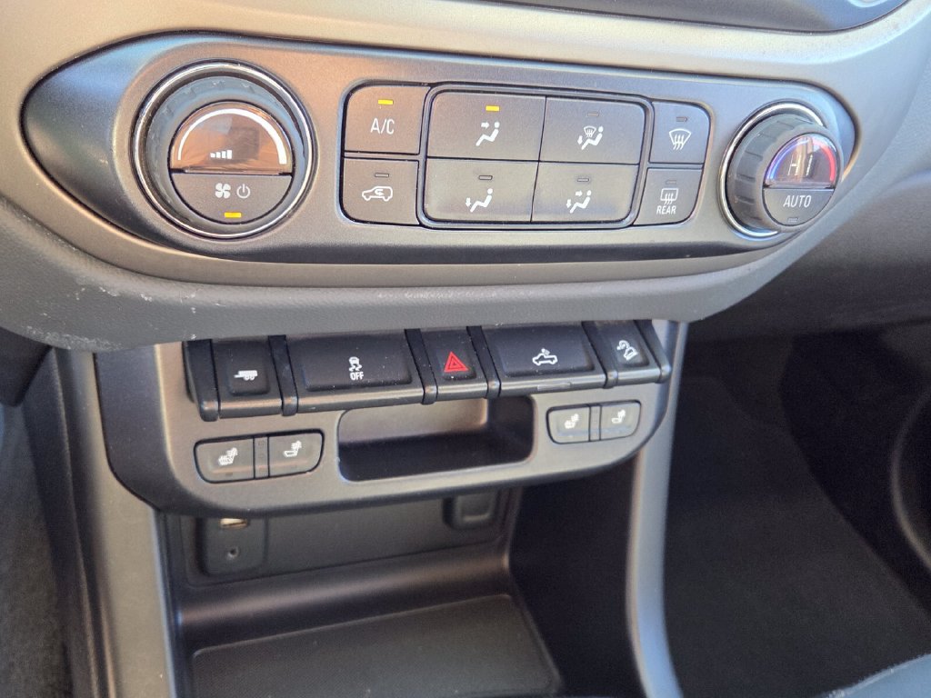 Used 2015 Chevrolet Colorado Z71 AWD/4WD image 20