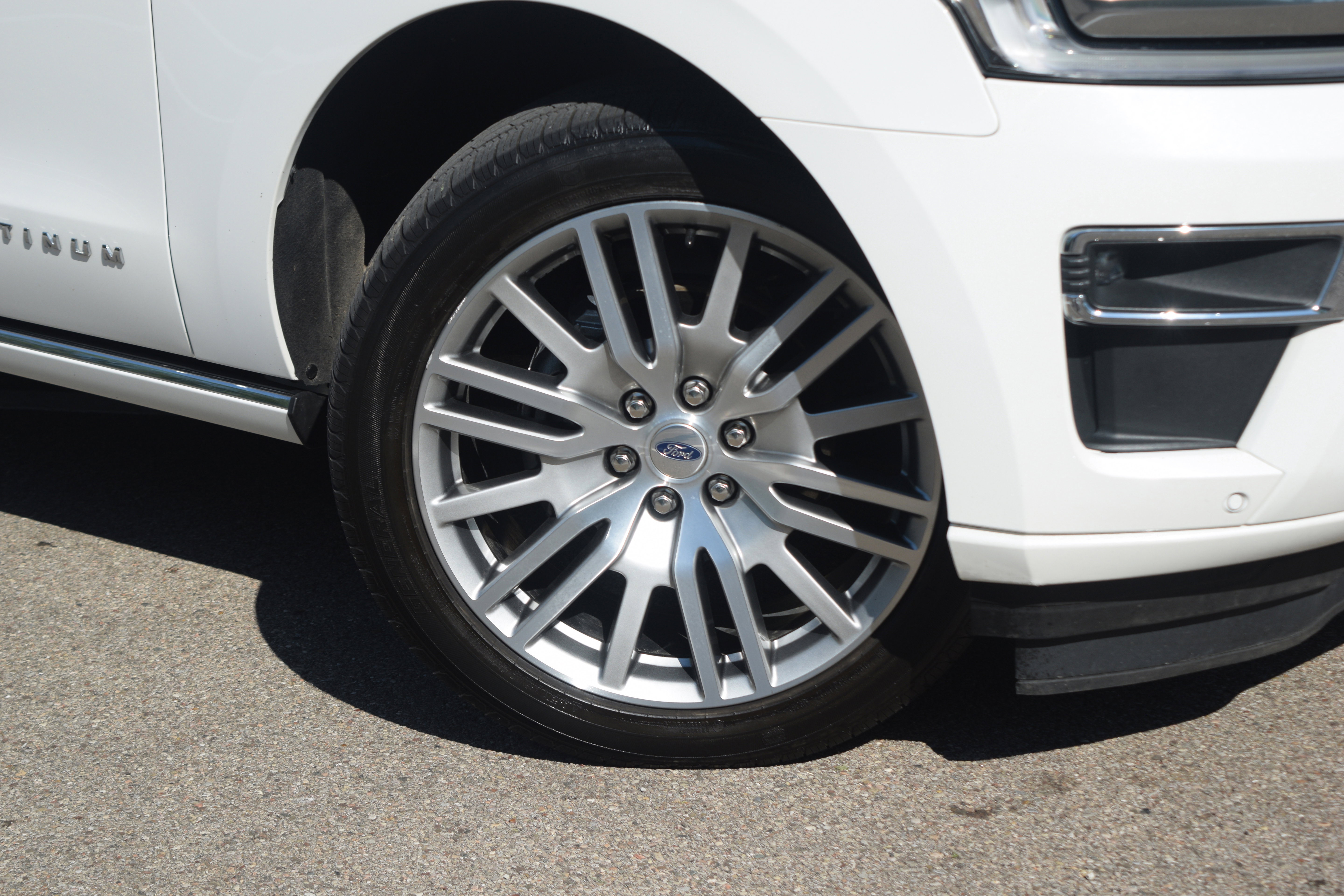 Used 2023 Ford Expedition Platinum image 32