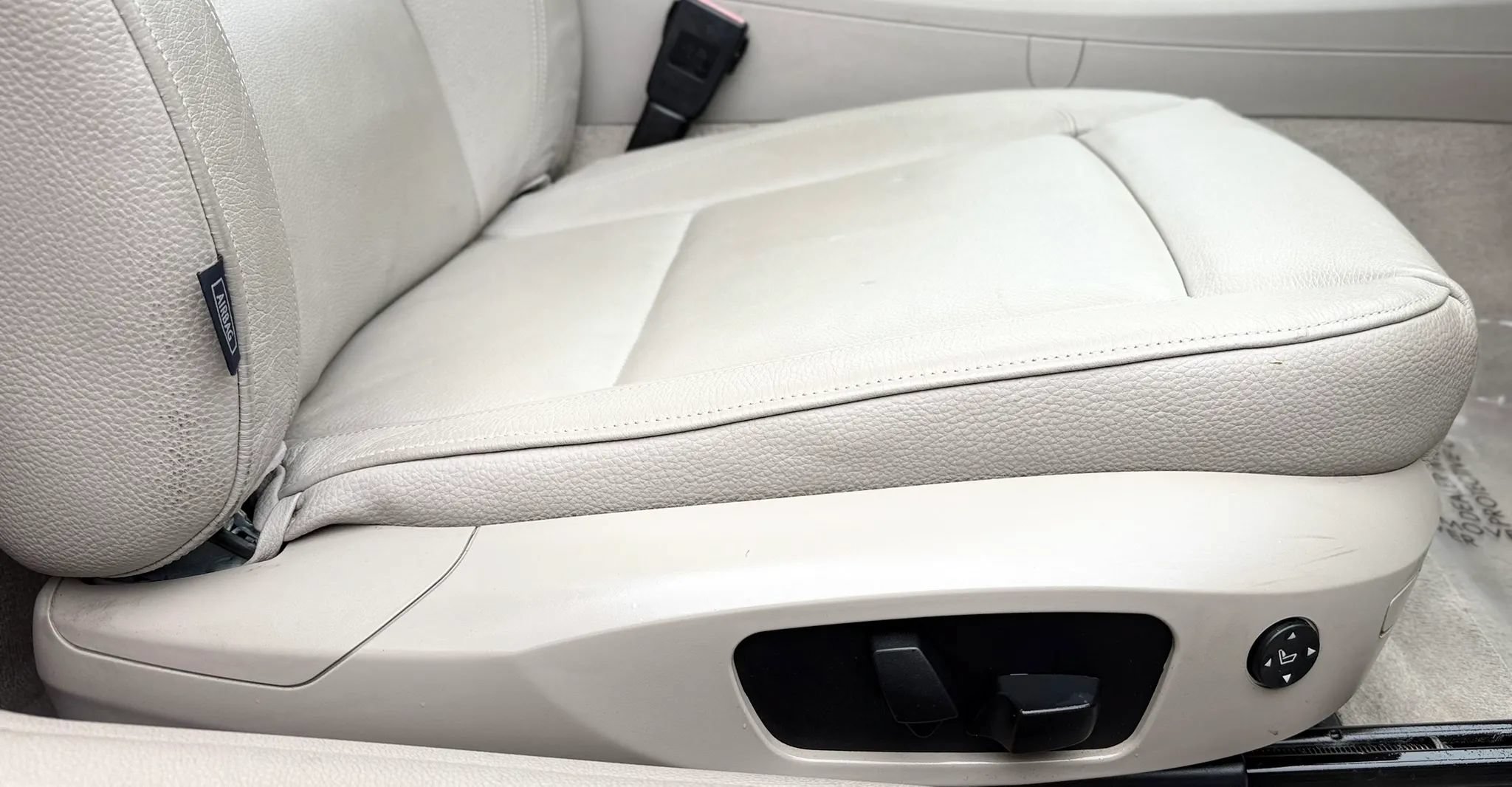 Used 2011 BMW 135i Convertible RWD image 36