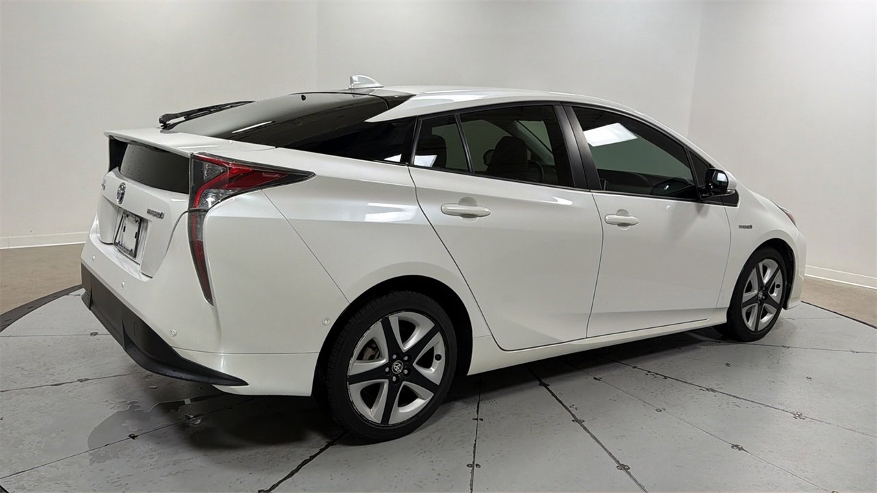 Used 2016 Toyota Prius Four image 5