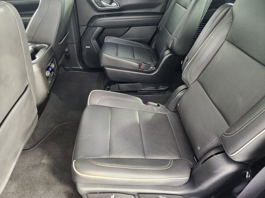 Used 2023 Chevrolet Tahoe Premier AWD/4WD image 32
