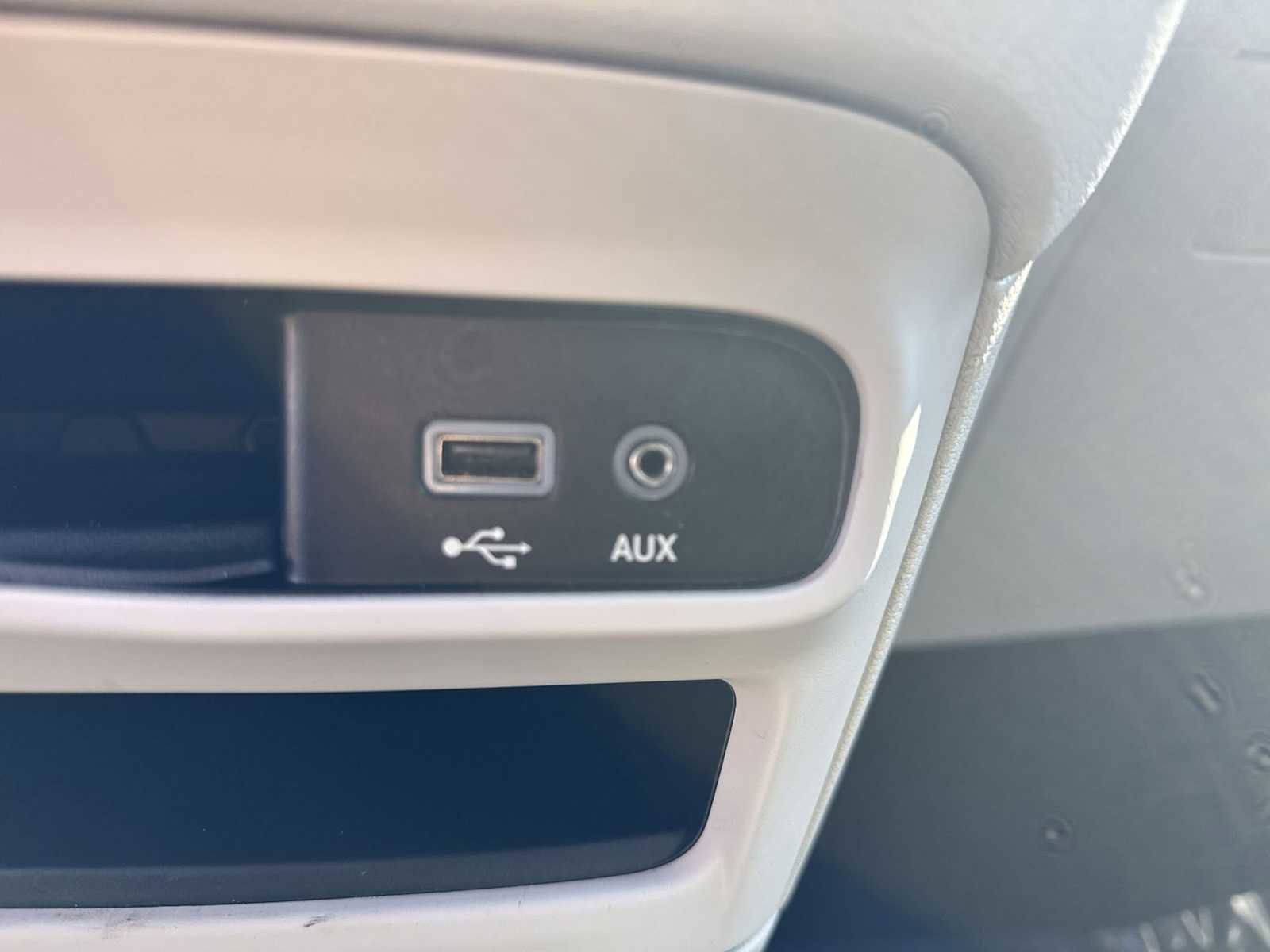 Used 2017 Chrysler Pacifica Touring-L FWD image 31