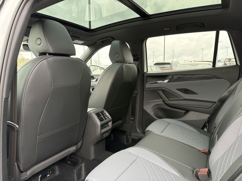 New 2026 Volkswagen Tiguan SE R-Line image 12