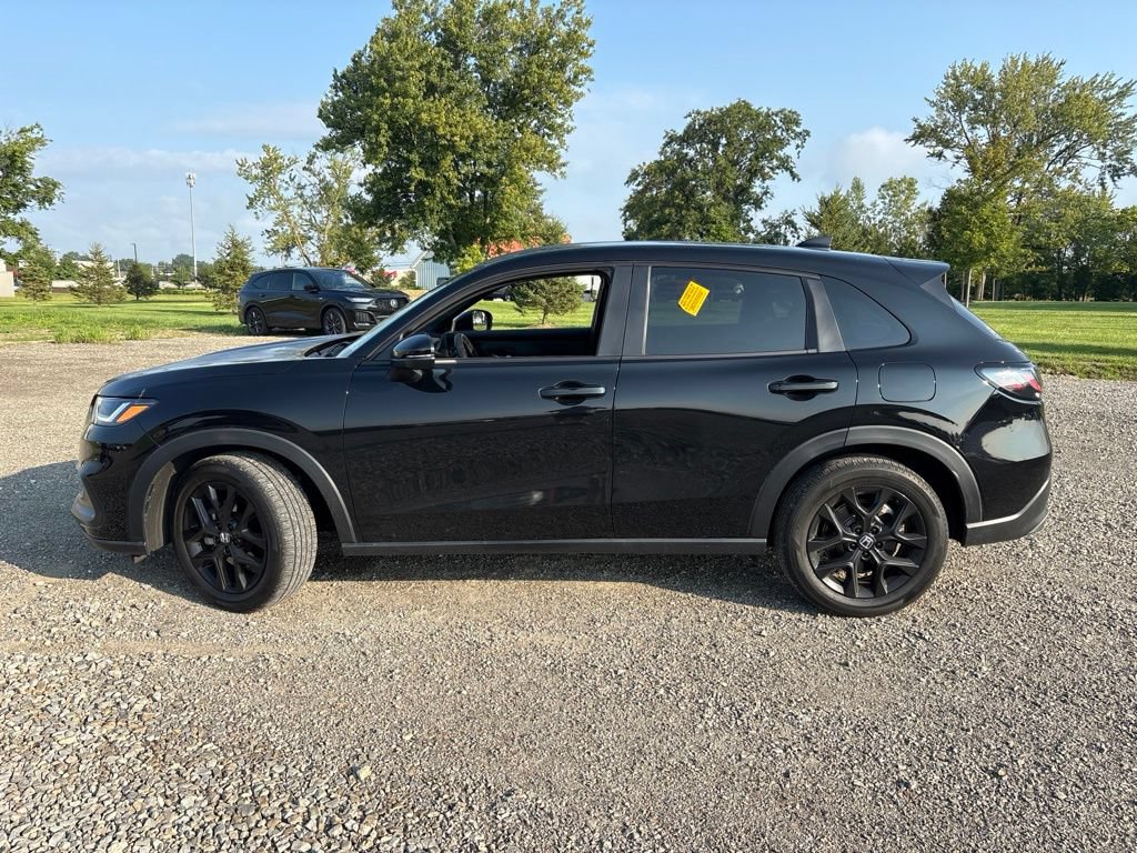 Used 2025 Honda HR-V Sport image 9