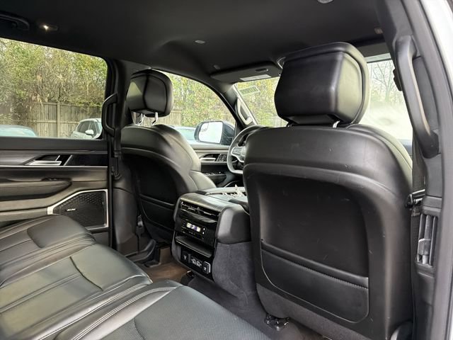 Used 2024 Jeep Wagoneer Series II w/ Flexible Seating Group image 24