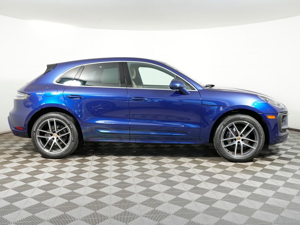 Certified 2024 Porsche Macan image 8