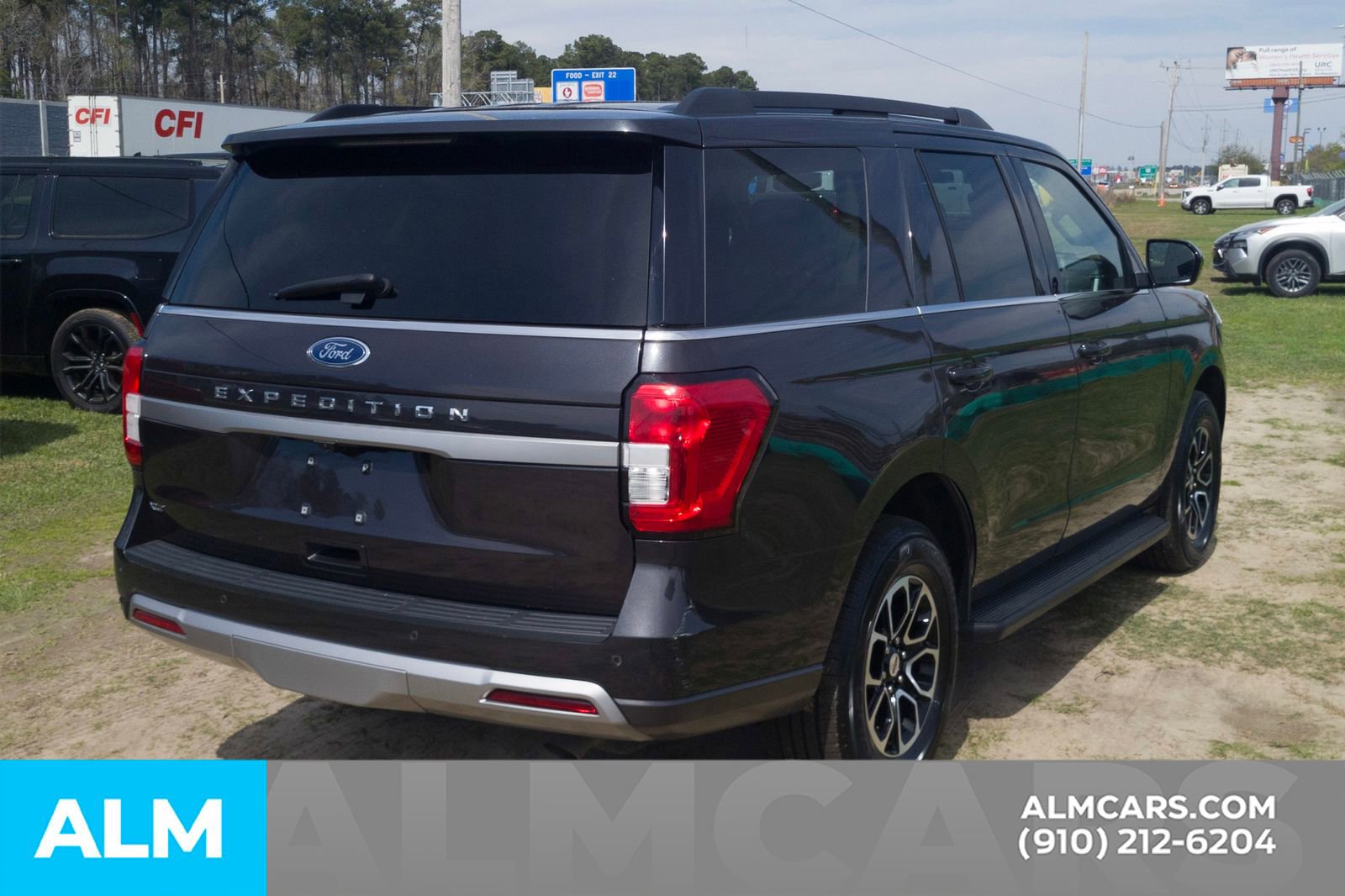 Used 2024 Ford Expedition XLT RWD image 6