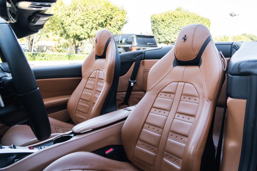 Used 2017 Ferrari California T image 13