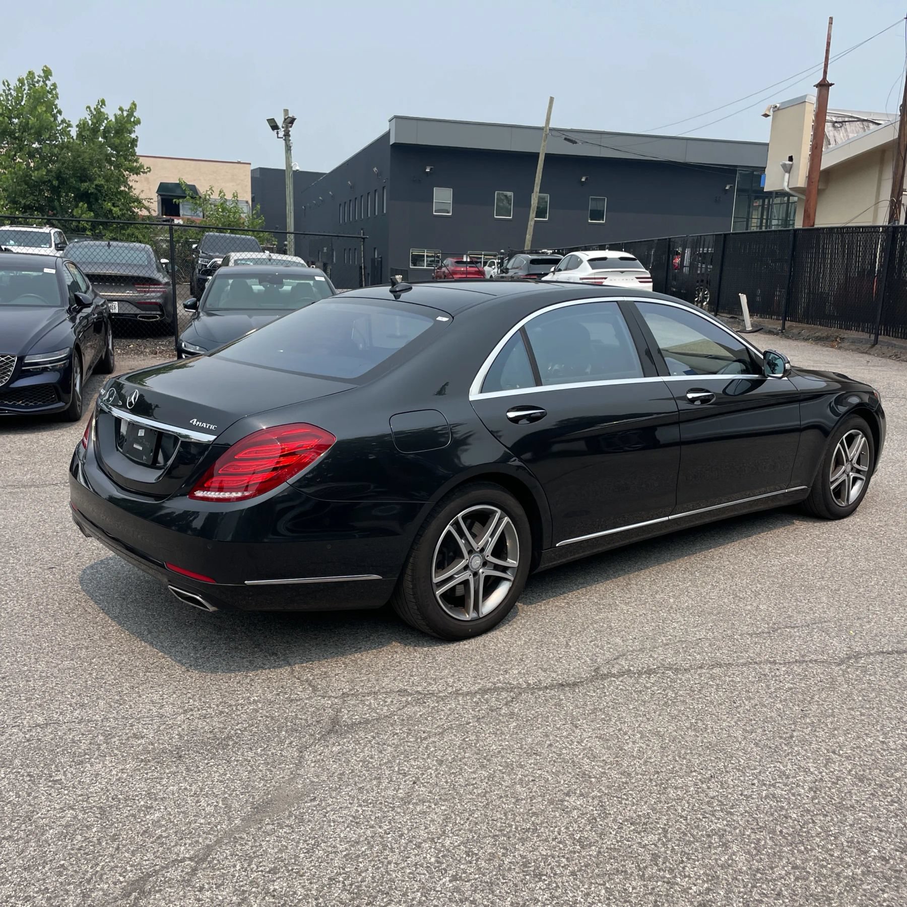 Used 2016 Mercedes-Benz S 550 4MATIC Sedan image 3