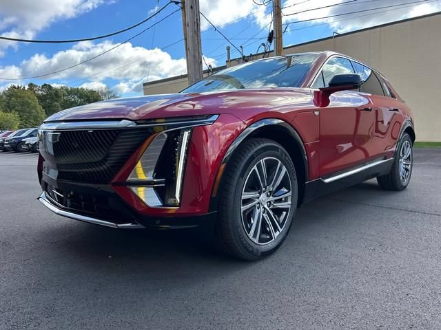 New 2026 Cadillac Lyriq Premium Luxury w/ LPO, Floor Liner Package AWD/4WD image 7