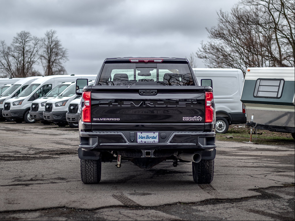 Used 2024 Chevrolet Silverado 2500 High Country w/ Z71 Off-Road Package AWD/4WD image 6