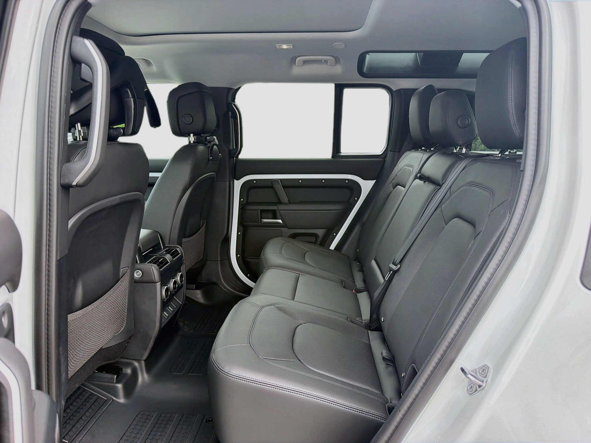 New 2026 Land Rover Defender 110 S AWD/4WD image 21