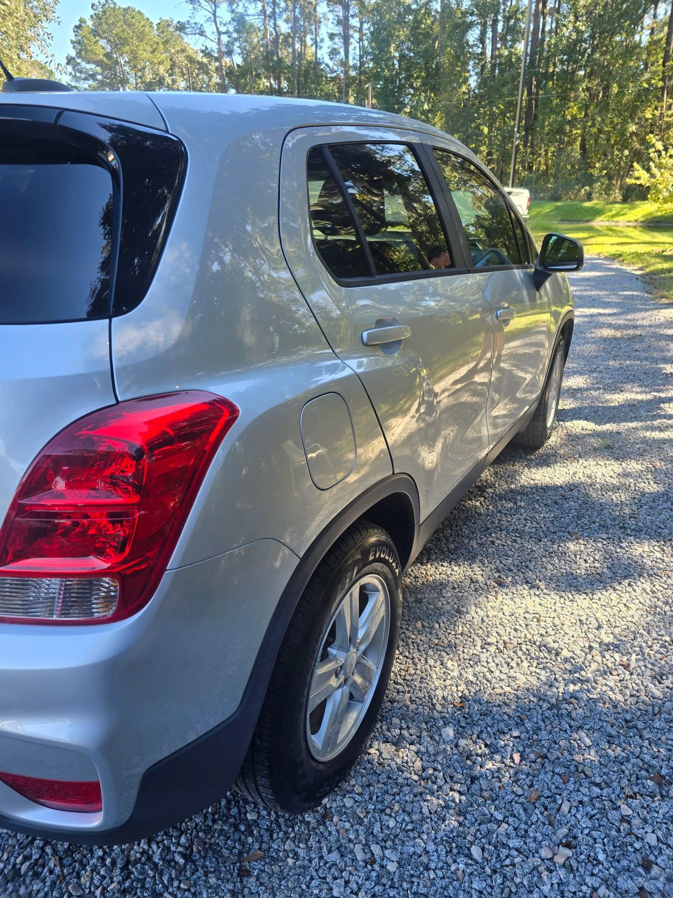 Used 2019 Chevrolet Trax LS w/ Tint and Cruise Package FWD image 9