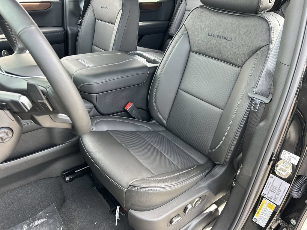 New 2026 GMC Yukon Denali w/ Sun & Power Step Package AWD/4WD image 20