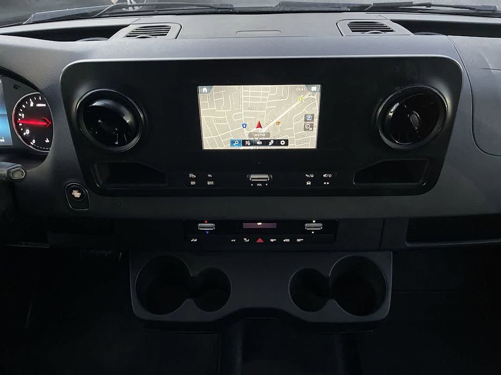 Used 2019 Mercedes-Benz Sprinter 2500 image 28