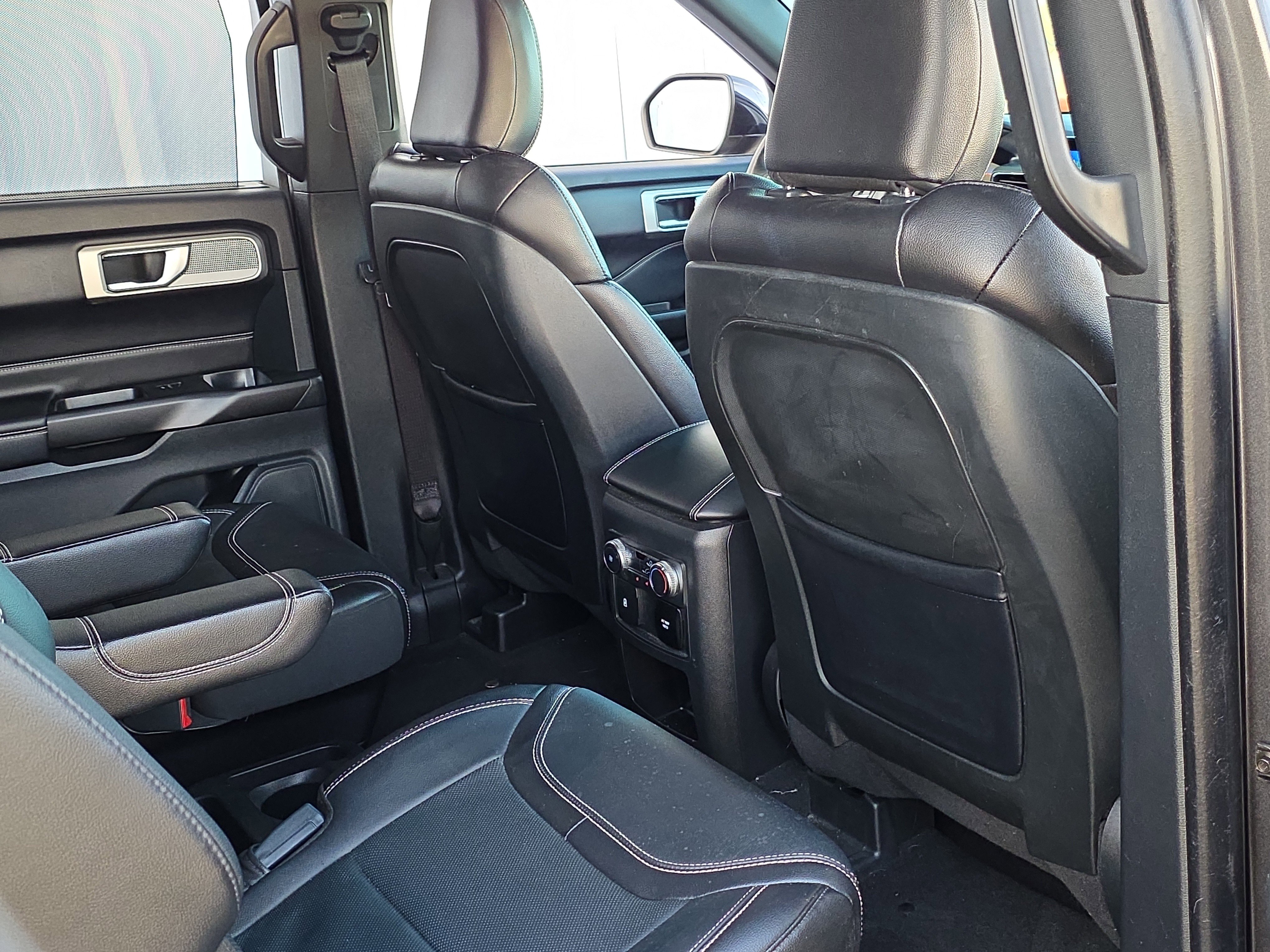 Used 2020 Ford Explorer ST image 31