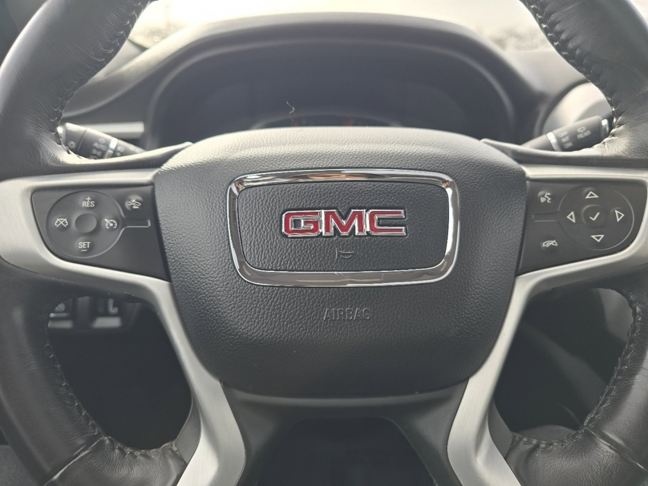 Used 2019 GMC Acadia SLT w/ LPO, Floor Liner Package image 30