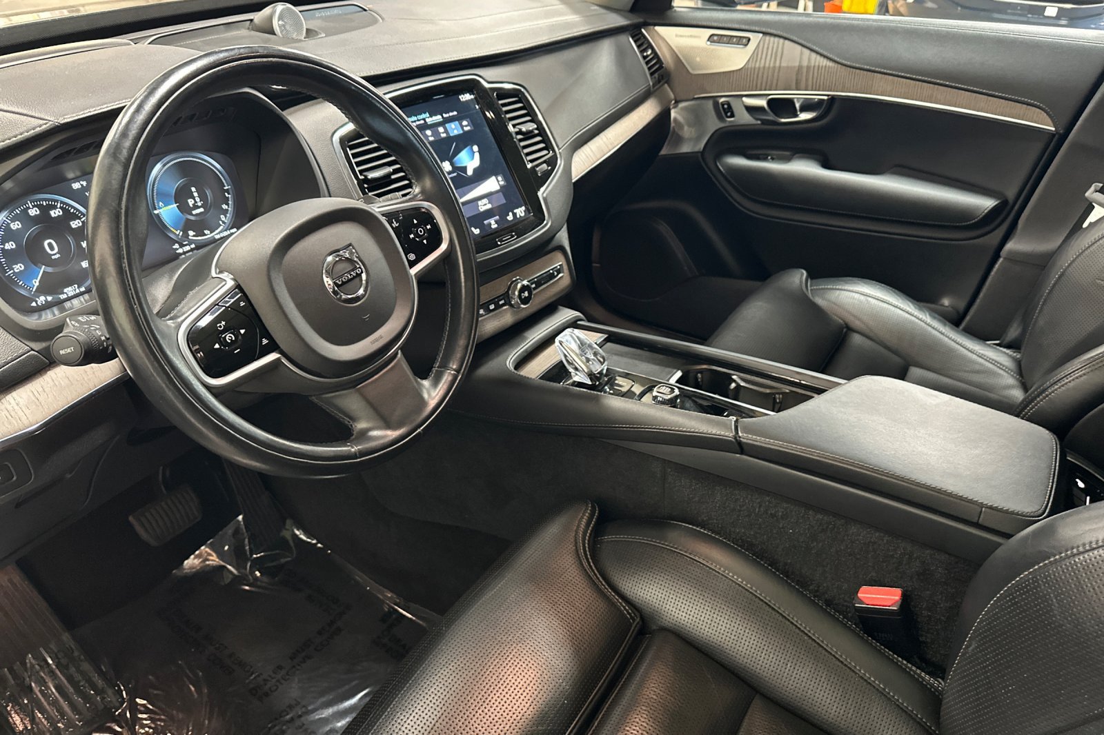 Used 2022 Volvo XC90 T8 Inscription w/ Advanced Package AWD/4WD image 13