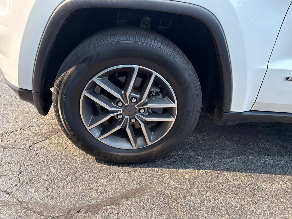 Used 2020 Jeep Grand Cherokee Limited AWD/4WD image 11