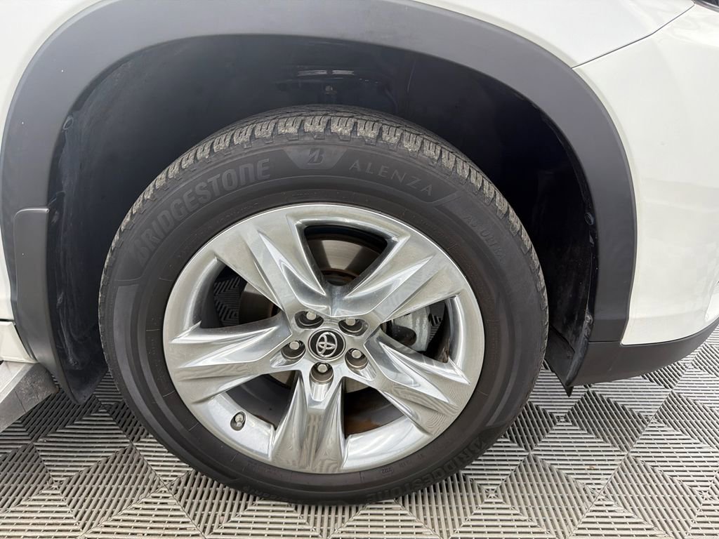 Used 2019 Toyota Highlander Limited FWD image 14