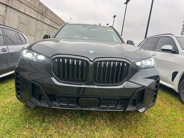 New 2026 BMW X5 xDrive40i w/ M Sport Package image 2
