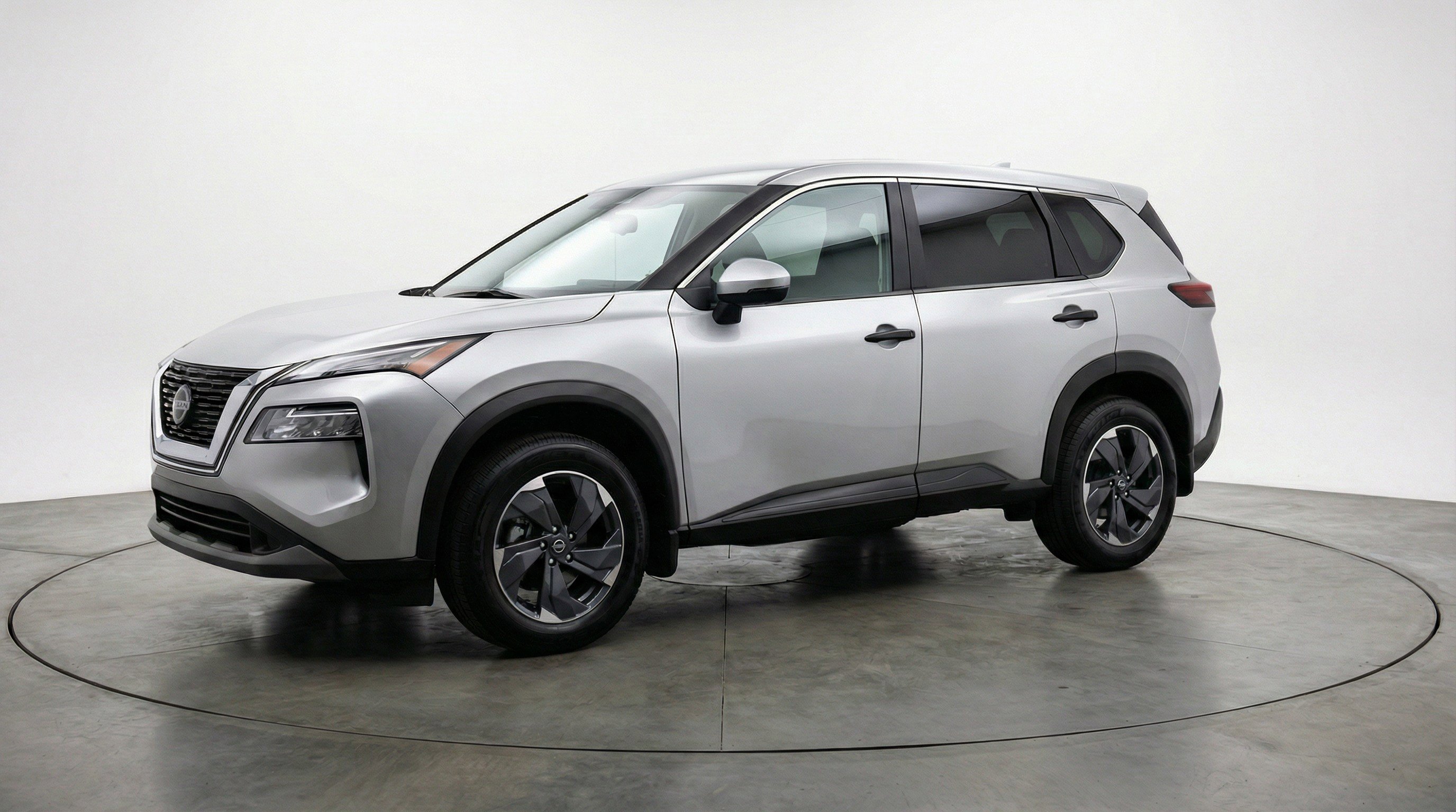 Used 2025 Nissan Rogue SV image 3