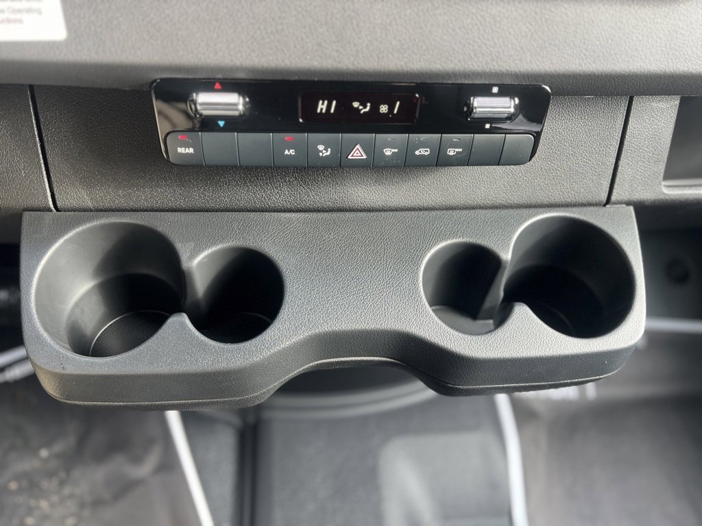 Used 2024 Mercedes-Benz Sprinter 3500 image 34