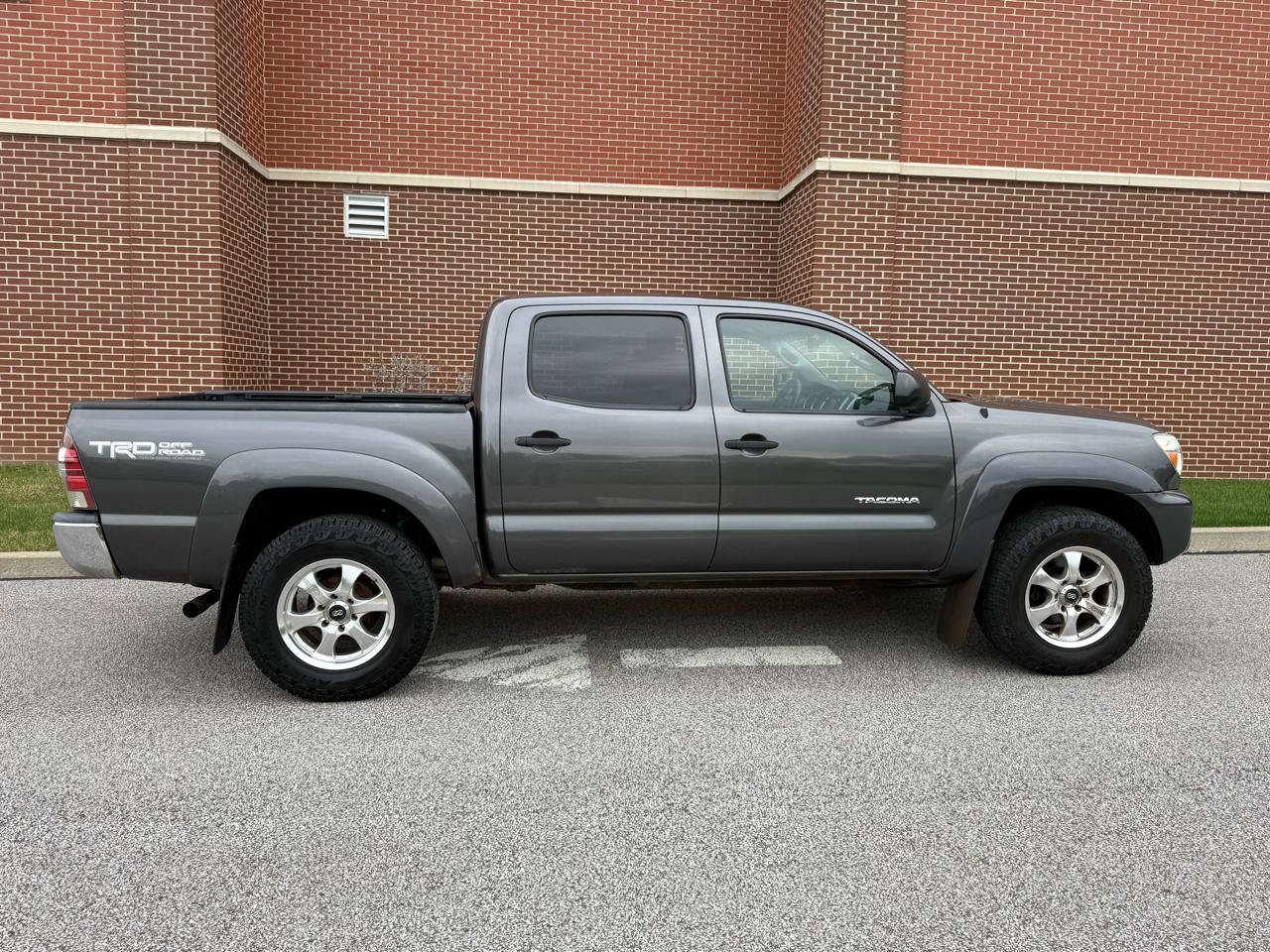 Used 2013 Toyota Tacoma 4x4 Double Cab w/ TRD Off-Road Pkg image 17