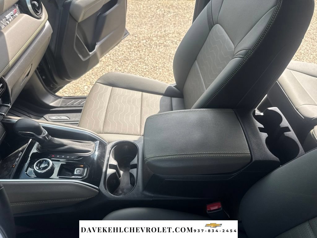 Used 2025 Chevrolet Colorado ZR2 w/ Technology Package AWD/4WD image 18
