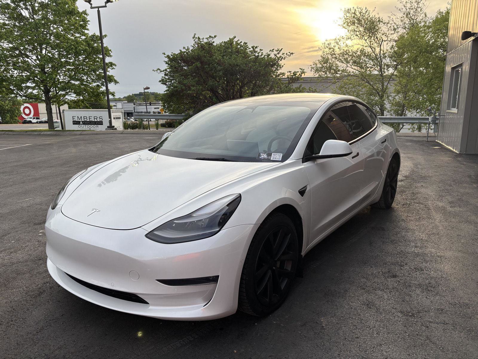 Used 2022 Tesla Model 3 Long Range AWD/4WD image 4