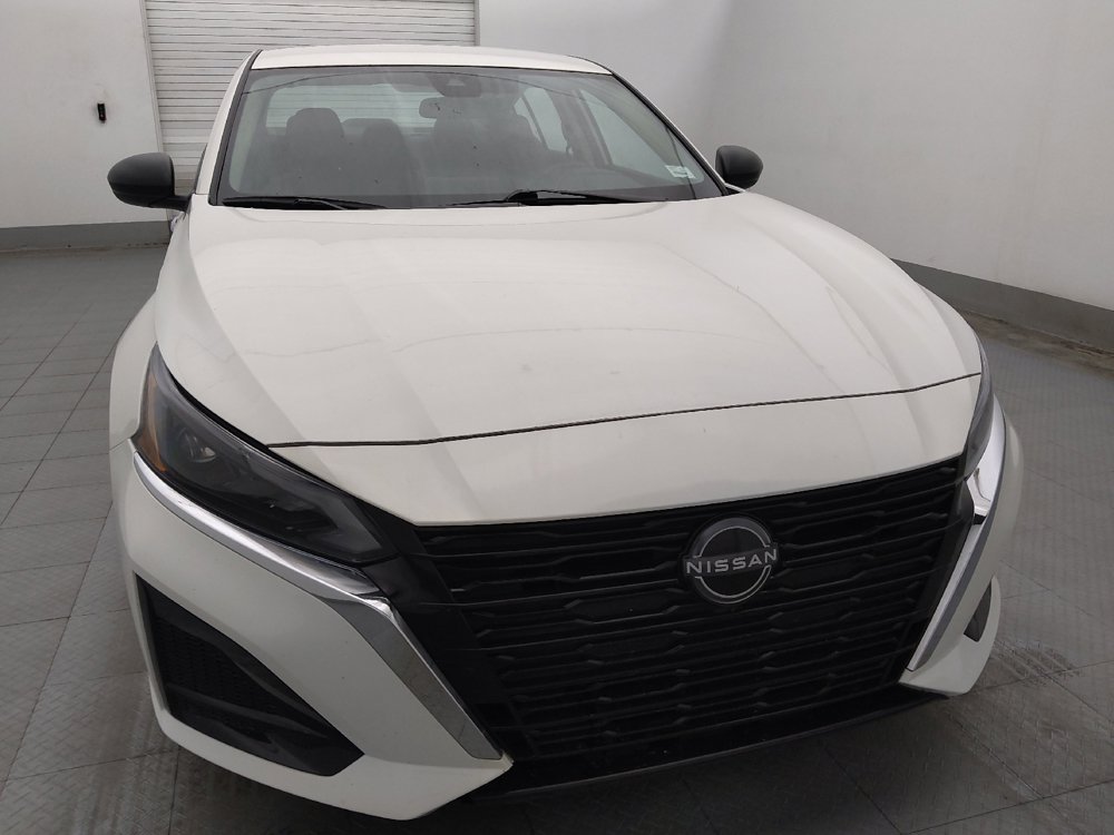 Used 2025 Nissan Altima 2.5 SV FWD image 14