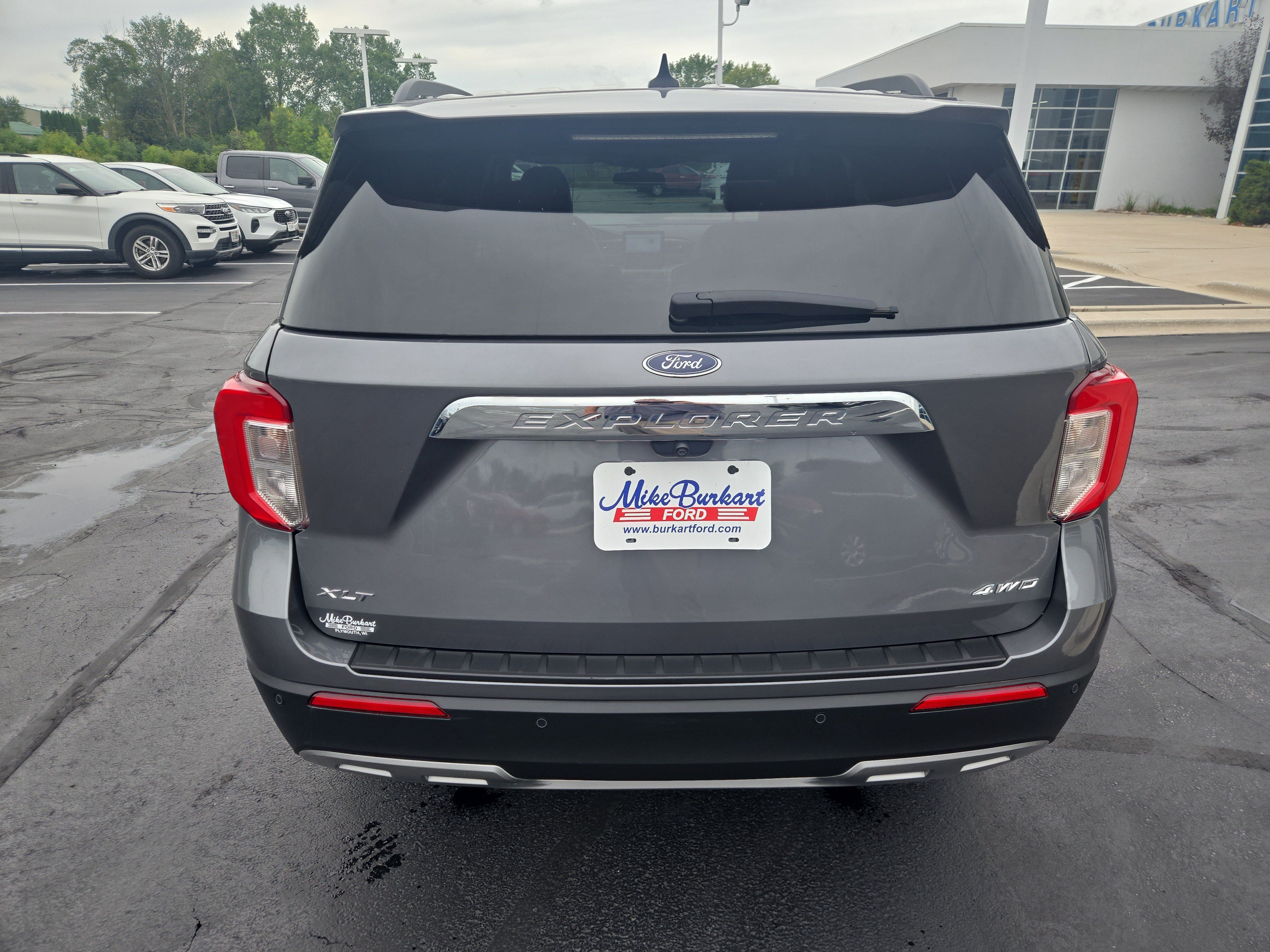 Used 2024 Ford Explorer XLT w/ Equipment Group 202A AWD/4WD image 9