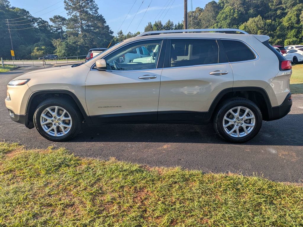 Used 2015 Jeep Cherokee Latitude FWD image 3